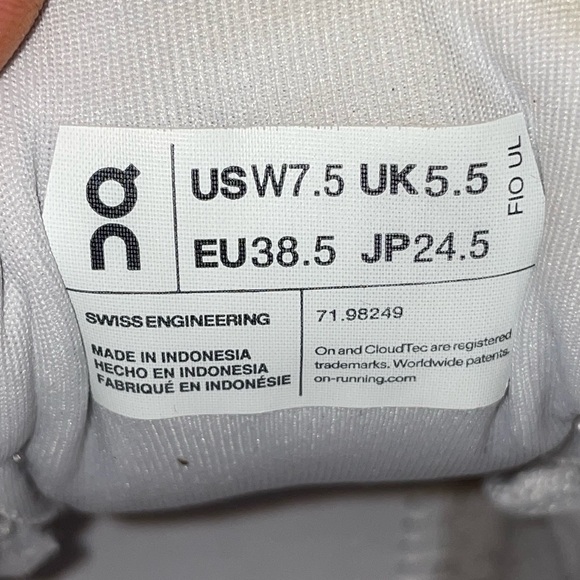 On Cloud Cloudflyer 4 Training, White and Lime Sneakers, Size 7.5 - Picture 9 of 9